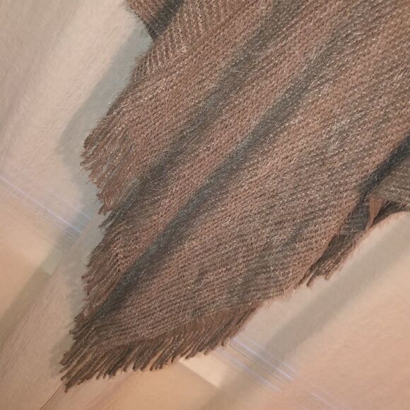 Signature OSFM Tan Cream Knit Eyelash Diagonal Turtleneck Poncho with Tassels - Picture 6 of 10